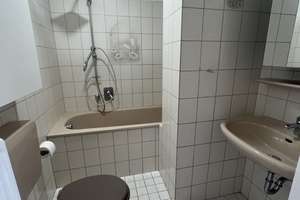 Schöne helle 3-Zimmer Dachgeschosswohnung in Düsseldorf-Hamm mit Balkon – Aderkirchweg 67, 40221 Hamm, Düsseldorf – Vorschaubild 11