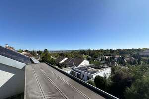 Lichtdurchflutete DG-Wohnung – gehobene Ausstattung mit Fußbodenheizung & moderner Einbauküche