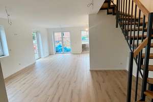 Neubau Doppelhaushälfte in schöner Lage - 4 Zimmer zzgl. ausgebauten Dachboden und Garten! – Brookweg 34b, 21465 Wentorf bei Hamburg – Vorschaubild 6