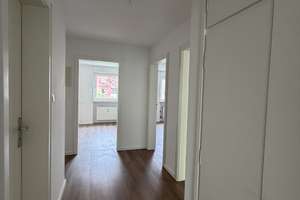 Modernisierte 3-Zimmer-Wohnung mit Balkon in ruhiger Lage – Franz-Wolter-Straße 18, 81925 Oberföhring, München – Vorschaubild 2