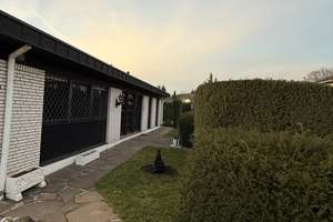 Charmanter, gepflegter Bungalow mit idyllischem Garten – Die vollständige Adresse der Immobilie erhältst du vom Anbieter., 63654 Büdingen – Vorschaubild 3