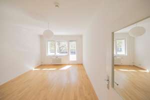 Wohnen am Ludwigkirchplatz: 3 Zi-Whg mit Aufzug Balkon u Stellplatz – 10719 Wilmersdorf, Berlin – Vorschaubild 1