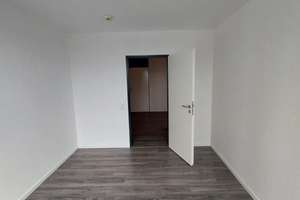 Lichtdurchflutete 3-Raum-Wohnung mit Balkon und Lift in Mönchengladbach-Römerbrunnen – Römerbrunnen 24, 41199 Mülfort, Mönchengladbach – Vorschaubild 7