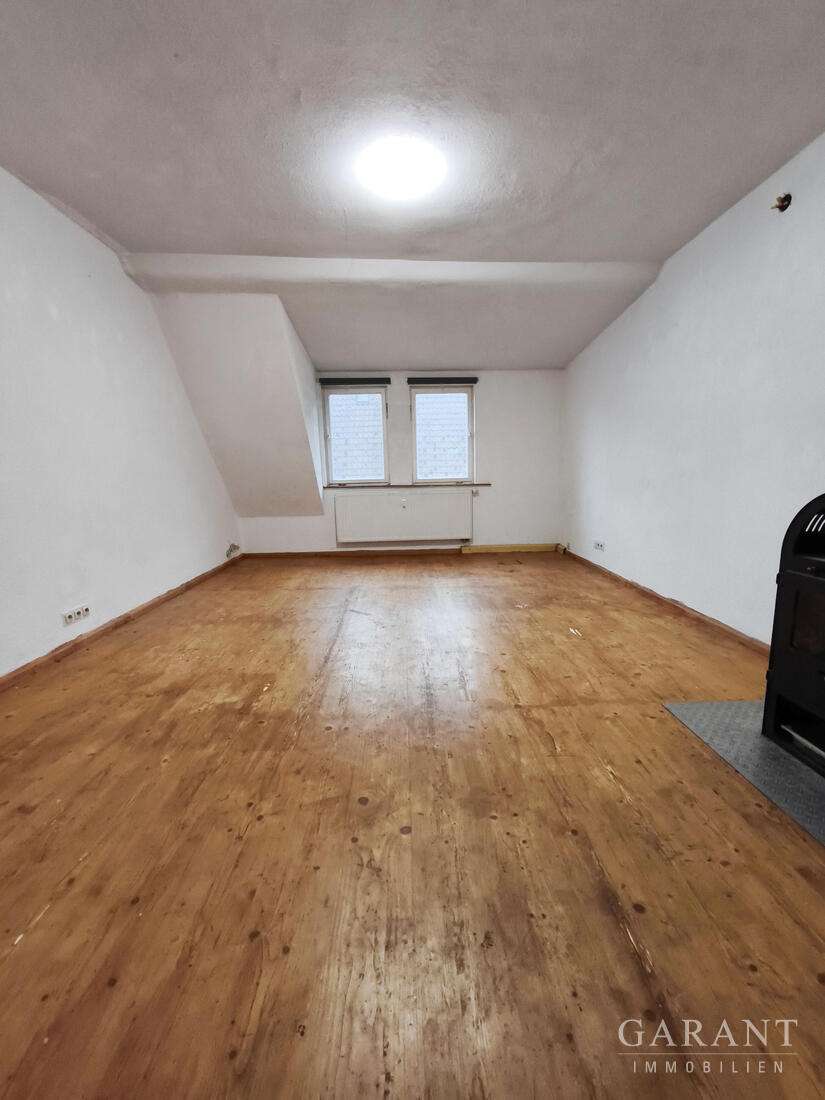 Immobilie in Sulz am Neckar - Viel Platz auf zwei Ebenen: Dachgeschoss-Wohnung mit Studio in Sulz am Neckar - Bild 0