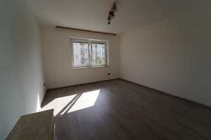 Ansprechende 4-Zimmer-Wohnung mit Balkon in Nürnberg Johannis neu renoviert – Kirschgartenstraße 81, 90419 Nürnberg – Vorschaubild 12