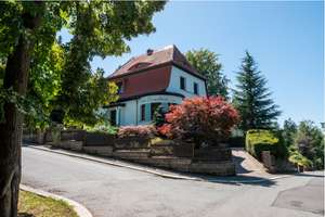 +++Lebensqualität pur: Exklusive Familienresidenz mit Traumblick in Augustusburg!+++ – Hans-Planer-Str. 3, 9573 Augustusburg – Vorschaubild 2