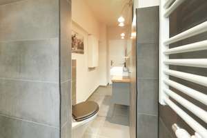 Helles, schickes, ruhiges vollmöblierte EG-Terrassenapartment @ Cecilienallee – 40474 Golzheim, Düsseldorf – Vorschaubild 9