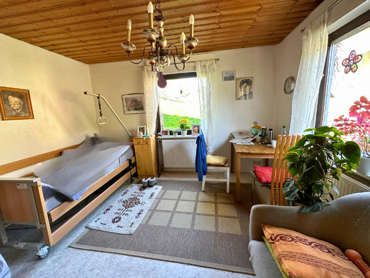 Immobilie in Münsingen - Großzügiges Haus mit Gartenparadies – naturnah wohnen und entfalten - Bild 1