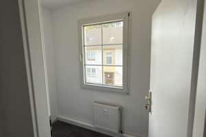 Schöne 2-Zimmer-Dachgeschosswohnung nach Sanierung