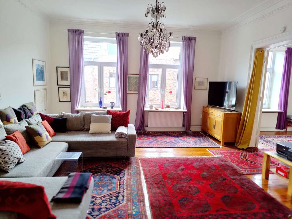 Immobilie in Husum - TOP Lage Altstadt Husum, 5-Zi.-WE Maisonettestil, saniert, Kachelofen, inkl. Carport (Camper) - Bild 2