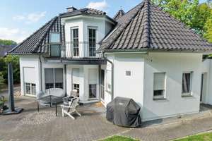 Gehobenes Einfamilienhaus mit Einliegerwohnung im Anbau; großer Garten mit großer Außensauna – Die vollständige Adresse der Immobilie erhältst du vom Anbieter., 31632 Husum – Vorschaubild 4