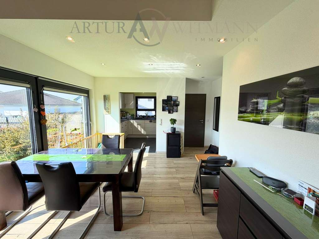 Immobilie in Schwanau - Selten am Markt: Einfamilienhaus mit Einliegerwohnung + extra Einheit | Baujahr 2017 - Bild 3