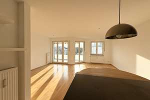 Helle 2-Zimmer Wohnung im 3. OG mit Balkon in Engelschalking – Die vollständige Adresse der Immobilie erhältst du vom Anbieter., 81927 Englschalking, München – Vorschaubild 4