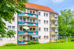 3-Raum-Wohnung mit Balkon auf dem Kapellenberg – Schubertstr. 38, 9119 Kapellenberg, Chemnitz – Vorschaubild 1