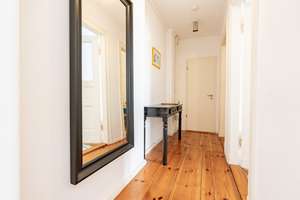 SOFORT BEZUGSFREI! Schöne 2 Zimmer Altbau-Wohnung nur wenige Gehminuten vom KADEWE entfernt. – Die vollständige Adresse der Immobilie erhältst du vom Anbieter., 10787 Schöneberg, Berlin – Vorschaubild 12