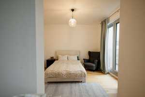 MODERNES TOWNHOUSE AUF 3 ETAGEN MIT 4 ZIMMERN, 2 BÄDERN & STYLISCHER WOHNKÜCHE – Konrad-Wolf-Straße 90a, 13055 Berlin – Vorschaubild 22