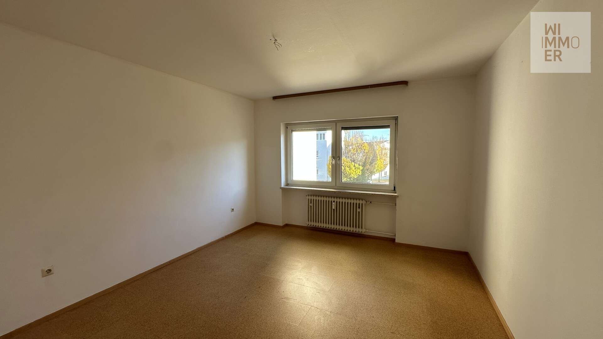 Immobilie in Burgkirchen an der Alz - Geräumige 4-Zimmer-Wohnung in Burgkirchen sucht neuen Eigentümer! - Bild 1