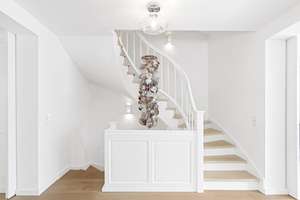 LICHTDURCHFLUTET, MODERN, ENTSPANNT - Luxuriöse Doppelhaushälfte - (Energieeffizienz A+) – Heilwigstr. 7, 81825 Waldtrudering, München – Vorschaubild 1