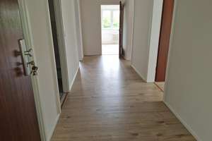 Renovierte 3-Zimmer-Wohnung mit Balkon im 3.OG – Oberhoffsfeld 11, 42369 Ronsdorf, Wuppertal – Vorschaubild 4