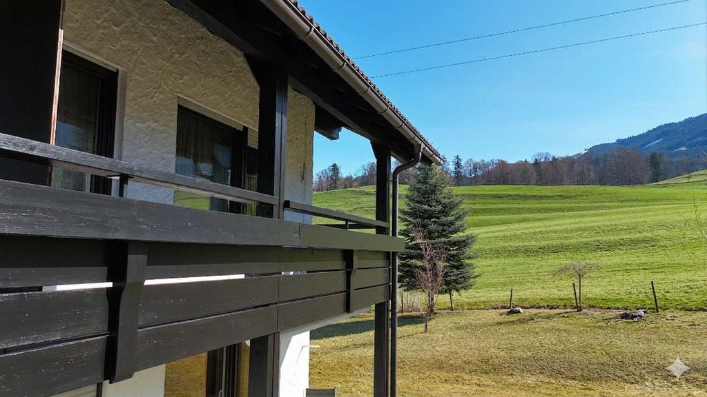 Immobilie in Fischen im Allgäu - Attraktive, modernisierte Wohnung mit Südbalkon und Bergblick in Fischen - Bild 1