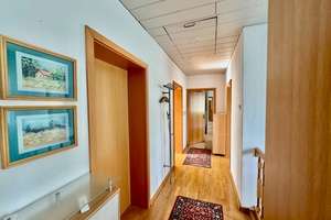 FAMILIENGLÜCK IM REIHENENDHAUS MIT SONNIGEM GARTEN UND GARAGE !!! – Die vollständige Adresse der Immobilie erhältst du vom Anbieter., 58509 Lüdenscheid – Vorschaubild 3