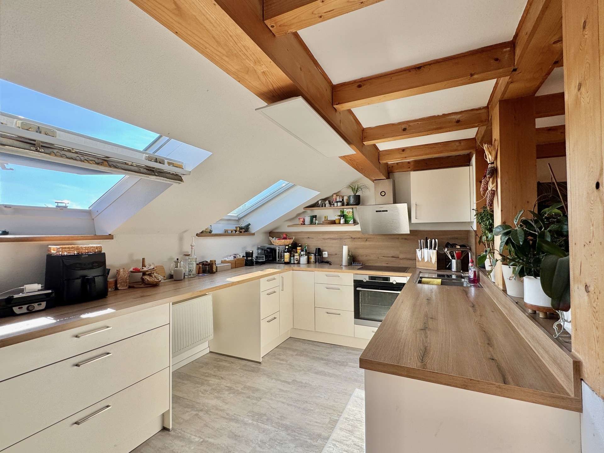 Immobilie in Emmerting - Riesiges Dreifamilienhaus - Perfekt für die ganze Familie, oder als Kapitalanlage - Bild 0