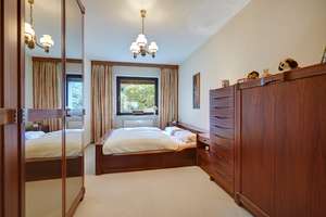 Sehr gepflegte 3,5-Zimmer-Hochparterre-Wohnung mit Schlossblick, Terasse und Einbauküche – Reinbeker Weg 4 b, 21465 Wentorf bei Hamburg – Vorschaubild 6
