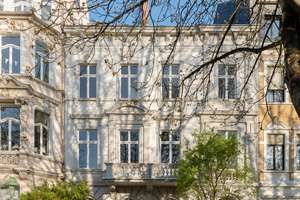Lichtdurchflutete Dachgeschosswohnung in stilvollem Gründerzeithaus an der Poppelsdorfer Allee