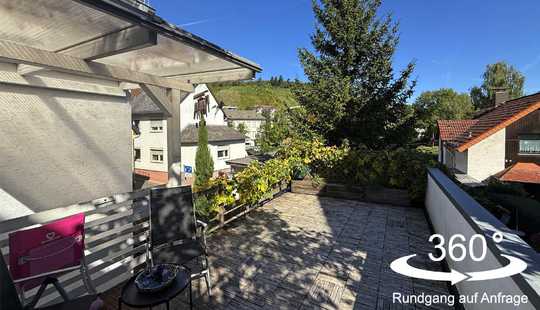 Bild von Attraktives freistehendes Einfamilienhaus teilweise mit Blick und schönen Terrassen