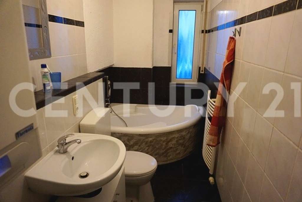 Immobilie in Euskirchen - Euskirchen–City - Gepflegtes und saniertes Dreifamilienhaus - Bild 3