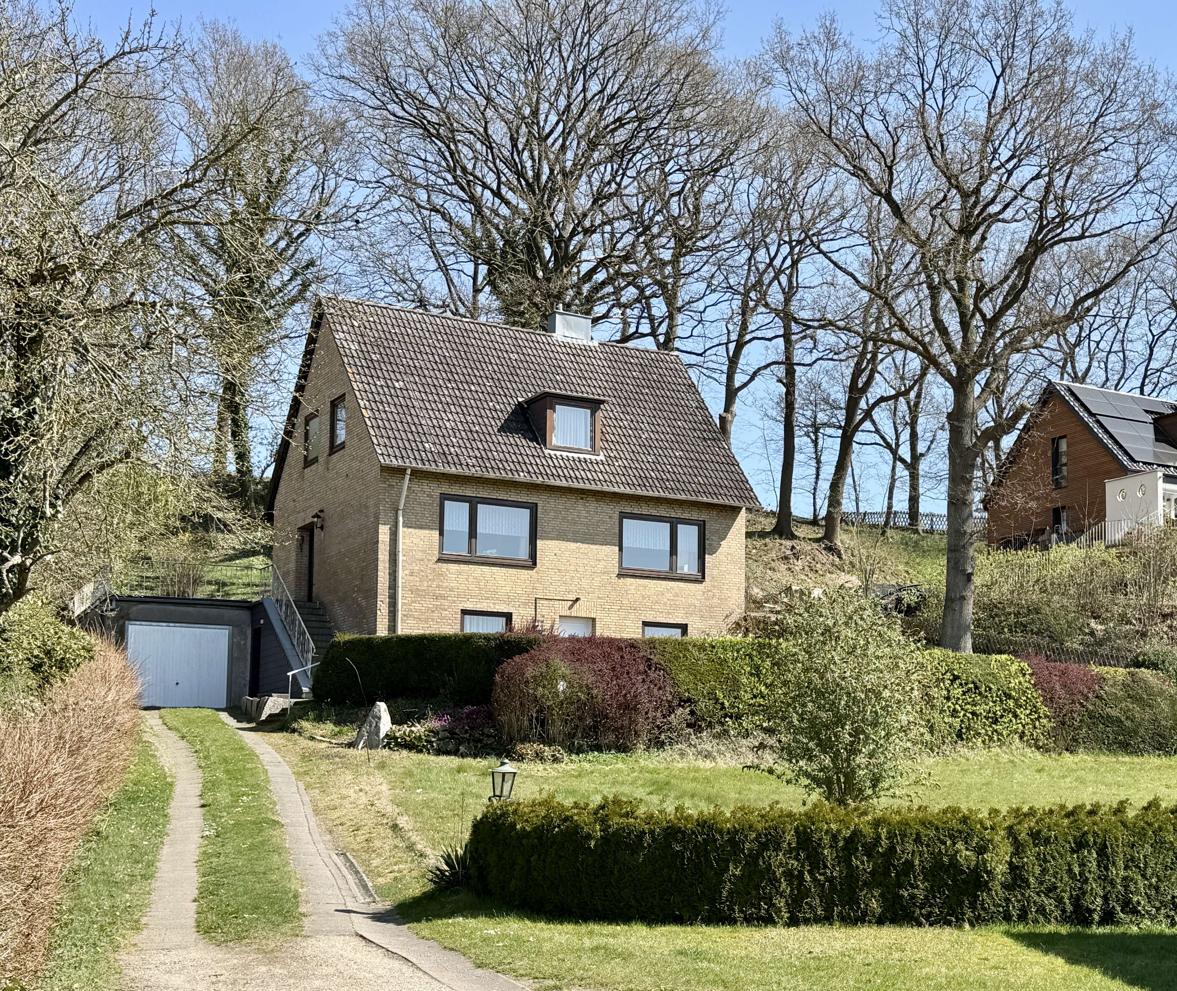 Lage mit Aussicht - Älteres Familienhaus mit Gestaltungsspielraum, Ostholstein Kreis – Bild 1