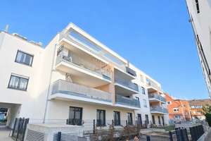 Repräsentative, neuwertige 4,5-Zimmerwohnung mit ca. 20 m² großem, überdachten Balkon