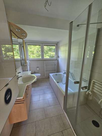 Attraktive, helle 2,5 ZKB mit Einbauküche, Loggia & Garage in Toplage am Siegener Giersberg