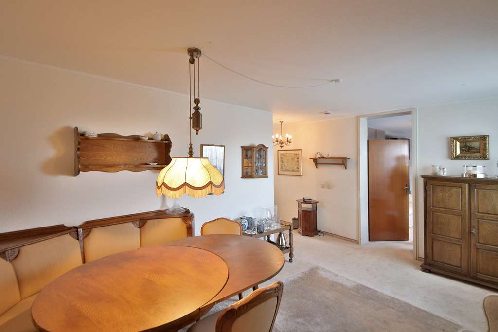 Immobilie in Asperg - Barrierefrei wohnen mit Aufzug, Balkon und Weitblick - Bild 2