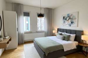 Zweitbezug nach Sanierung: Stilvolle 4-Zimmer-Altbauwohnung