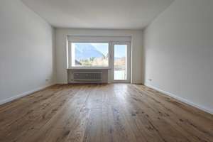 Renovierte - 4 Zimmer Wohnung mit Einbauküche, Loggia, Tiefgarage & grandiosem Bergblick