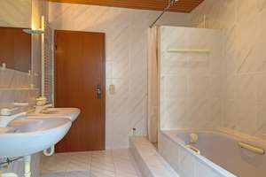 S-West: Dachgeschosswohnung mit großer Dachbühne & Doppelgarage (optional) – Die vollständige Adresse der Immobilie erhältst du vom Anbieter., 70178 Rotebühl, Stuttgart – Vorschaubild 15
