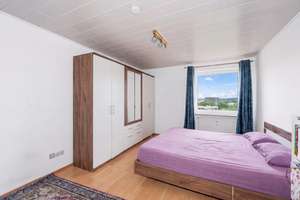 Vermietete 4 Zi Wohnung mit Balkon, Aufzug und Garage in Erlangen – Die vollständige Adresse der Immobilie erhältst du vom Anbieter., 91058 Schönfeld, Erlangen – Vorschaubild 12