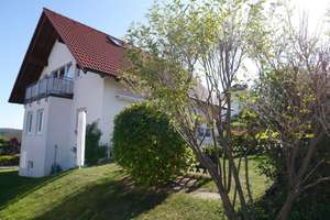 *** Vermietetes Zweifamilienhaus in Ilmenau – Hagebuttenweg 7, 98693 Ilmenau – Vorschaubild 1