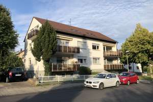 gemütliche 2,5-Zimmer-Dachgeschosswohnung mit Balkon