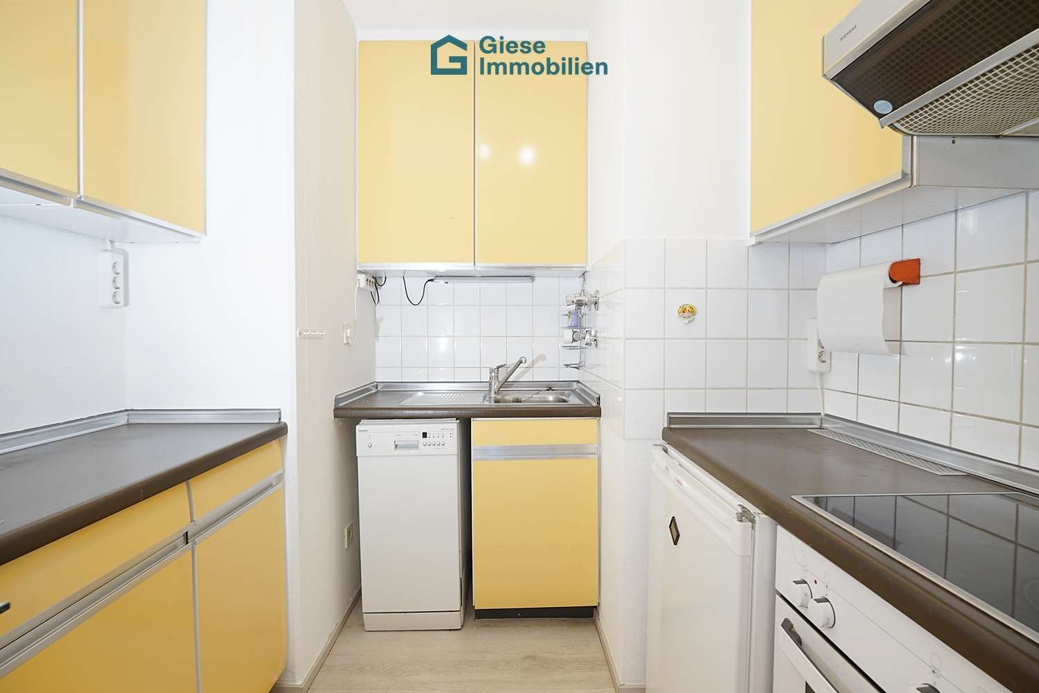 Immobilie in Filderstadt - Große 2,5-Zimmer-Wohnung mit Balkon und TG-Stellplatz - Bild 2