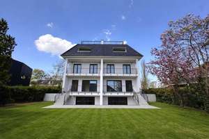 Neubau-Doppelhaushälfte in Berlin-Kladow am Wannsee.