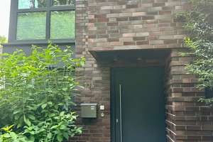 Traumhafte Waldrand-Idylle in Hamburg Wohldorf-Ohlstedt: Hochwertige DHH mit Garten