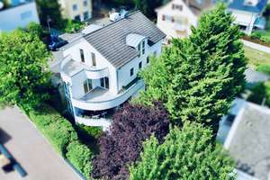AS IMMOBILIEN: Repräsentative 3-Familien-Villa | Großzügiges Wohnen in bester Lage - Niederwalluf – Die vollständige Adresse der Immobilie erhältst du vom Anbieter., 65396 Walluf – Vorschaubild 2
