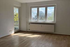 2-Zimmer-Wohnung mit Balkon und eigenem Park in Lichterfelde-West (provisionsfrei) – Drakestraße 77b, 12205 Lichterfelde, Berlin – Vorschaubild 2