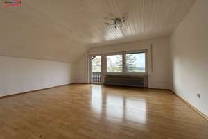 Viel Platz für zwei Familien – ZFH mit Balkon, Terrasse und großem Grundstück in 91719 Heidenheim – Die vollständige Adresse der Immobilie erhältst du vom Anbieter., 91719 Heidenheim – Vorschaubild 13