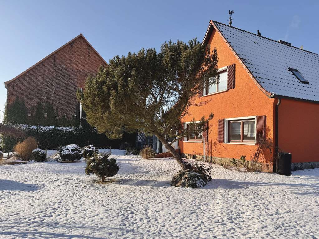 Immobilie in Groß Pankow (Prignitz) - Einfamilienhaus viel Potenzial: großes Grundstück mit Scheune und Garage - Bild 0