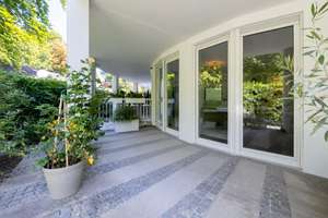 Große Maisonettewohnung über EG und Souterrain, Innere Wiener Straße (Innenhoflage) mit Terrasse