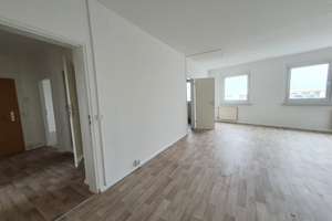 **FRISCH RENOVIERT**3-Zimmer-Wohnung // DG // Balkon // Bad mit Wanne // ab 01.10.2026 – Jupiterstraße 36, 4205 Grünau-Nord, Leipzig – Vorschaubild 3