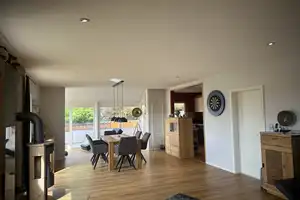 Modernes Einfamilienhaus im gehobenen Stil mit separatem Saunahaus und Außenpool – Northeim (Kreis) – Vorschaubild 12